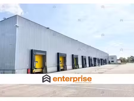 location entrepôt val de reuil 27100 6617m²