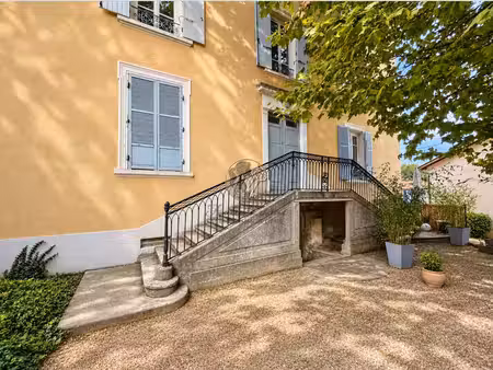 appartement de charme de 66 m2 en duplex dans une propriété