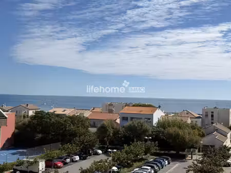 studio meuble en parfait etat avec terrasse vue mer