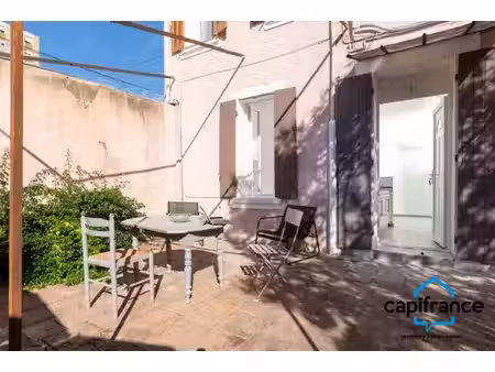 toulon escaillon t2 (33m2) entièrement rénové  plein pied  petite résidence  calme  sans v