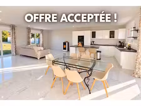 maison récente de plain-pied