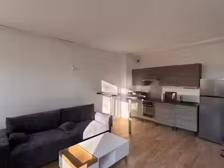 location meublée locaux professionnels 1 pièce 10 m² à orleans (45000)  550 €