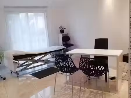 location locaux professionnels 0 pièces 15 m² à pont-l'abbé (29120)  700 €