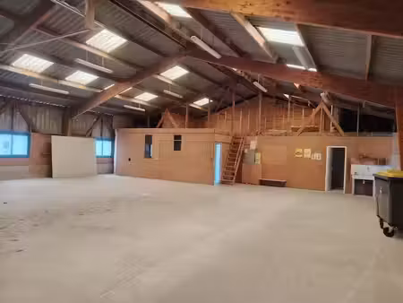 location locaux professionnels 2 pièces 286 m² à guissény (29880)  2 000 €