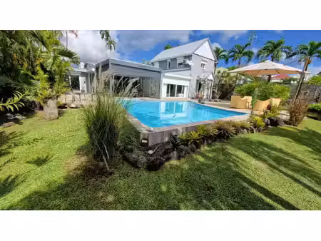 maison à vendre baie mahault 6 pièce(s) 236m2 849 000€