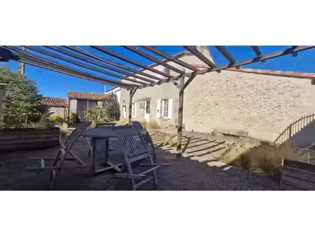 vente maison 7 pièces 200 m² à les clouzeaux (85430)  369 250 €