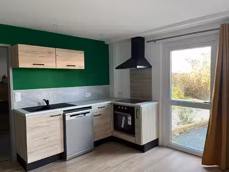 location appartement 3 pièces  73.00m²  beauvoir