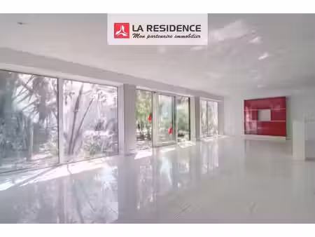 vente locaux professionnels 12 pièces 315 m² à frejus (83600)  1 120 000 €