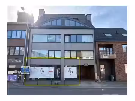 surface commerciale à louer à dorpsstraat 133 stekene (rbx14456)