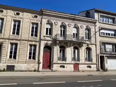 location local professionnel 100m²