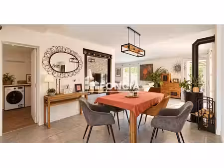villa t5 avec piscine à morières-lès-avignon  dans un cadre résidentiel calme et arboré