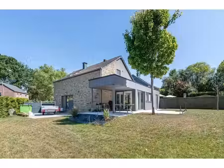 la maison familiale que vous attendiez  au calme