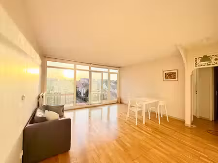 appartement 2 piéces 1 chambre.