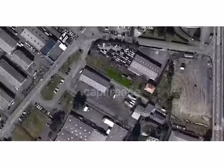 maison avec terrain dans zone industrielle