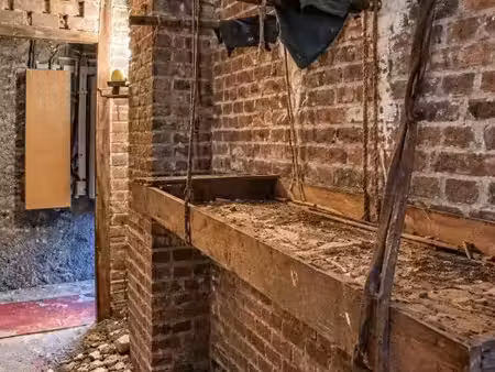 paris xivème - rue thibaud - grande cave saine de 12 m²