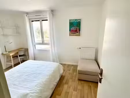 location meublée appartement 5 pièces 76 m² à bobigny (93000)  2 950 €