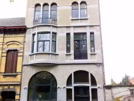 appartement 1 chambre à tournai centre proche de la gare.