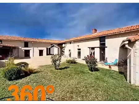 cachet exceptionnel - maison avec dépendances et jardin arboré