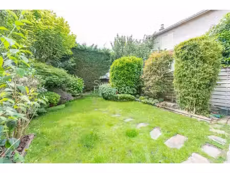 villa de luxe à vendre dans le quartier bruyères-acacias-fonceaux
