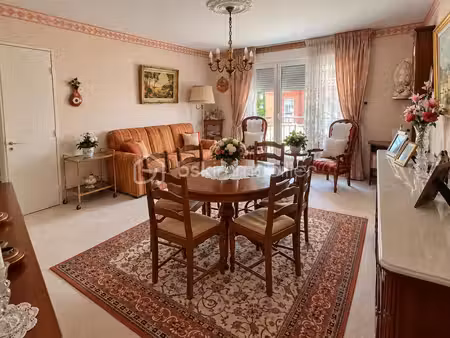 bel appartement 3 pièces avec balcon – dpe c