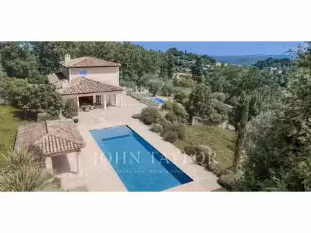 maison avec piscine et jardin châteauneuf-grasse (06)