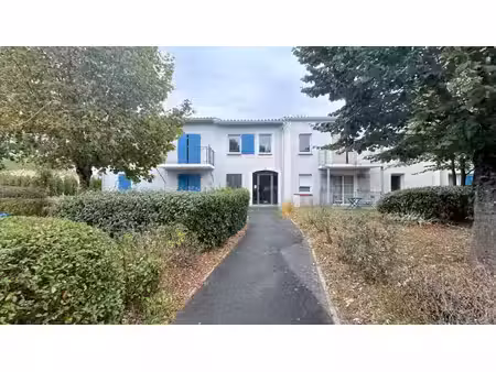a louer appartement de type 2 dans une residence de standing -secteur blaye