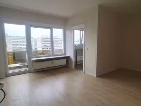 peb b superbe studio 37m² - 850€+charges 100€-refait à neuf