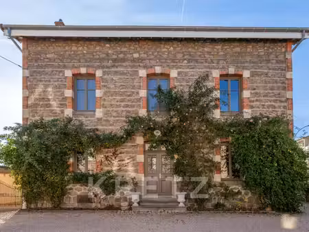 maison de luxe à vendre à saint-just-saint-rambert