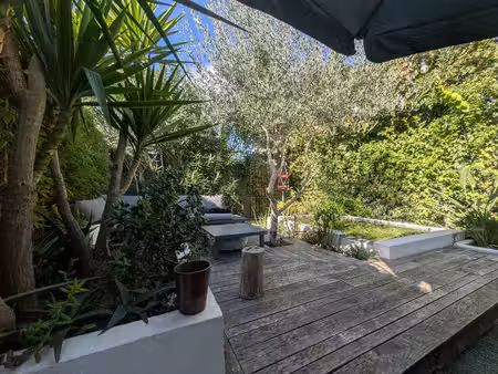 maison rénovée avec jardin et garage à montpellier - un véritable havre de paix en ville