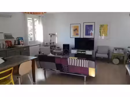 location meublée locaux professionnels 5 pièces 130 m² à avignon (84000)  380 €