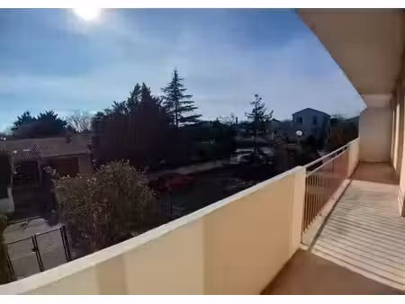 location appartement 4 pièces 72 m² à donzère (26290)  746 €