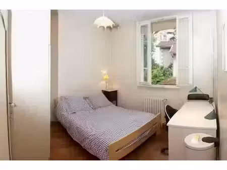 location meublée chambre 1 pièce 9 m² à bourg-en-bresse (01000)  350 €