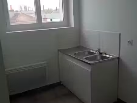 location appartement 2 pièces 48 m² à vierzon (18100)  550 €