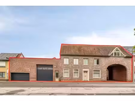 entrepôt d'environ 1 285 m² avec maison à vendre à bellegem