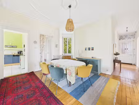 quartier des xv - appartement f6 de 153 m² avec une terrasse et 3 balcons