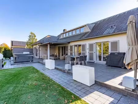 superbe villa 4 façades au coeur d'un écrin de verdure