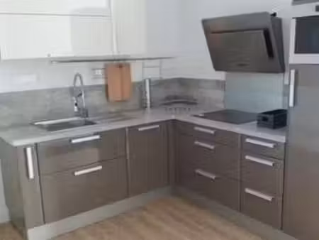 location appartement t1 meublé à port-saint-louis-du-rhône (13230) : à louer t1 meublé / 2