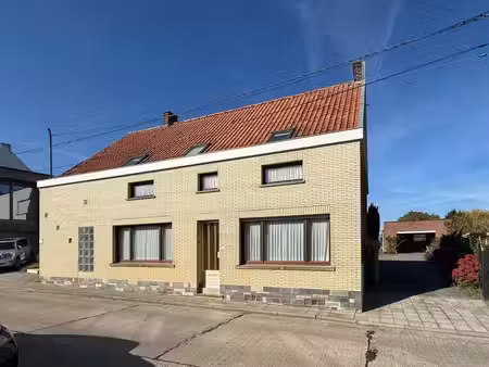 à vendre : immeuble polyvalent avec atelier (60 m²) et ga...