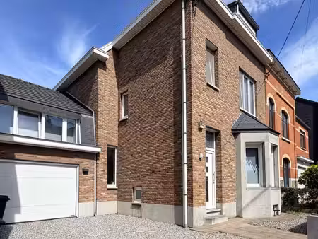 grande maison familiale rénovée de 201m2 à liers
