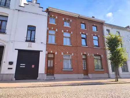 magnifique maison de maître avec jardin et électricité confo