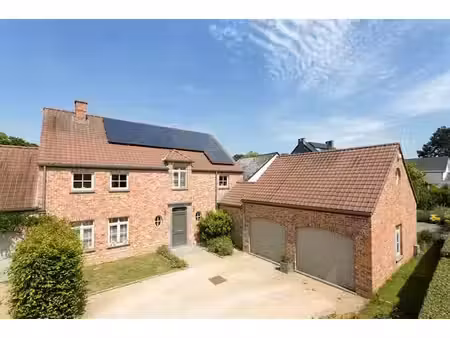 magnif. villa 4/5 chambres + 2 garages  si rare !