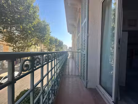 studio centre ville de hyères