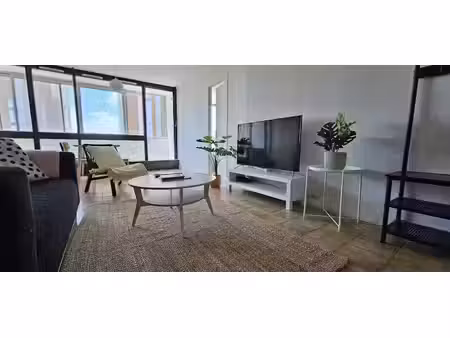 location meublée locaux professionnels 1 pièce 10 m² à villeurbanne (69100)  560 €