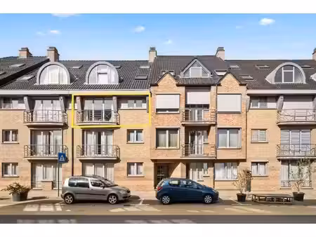 ruim appartement met veel lichtinval  2 slaapkamers  garage en kelder