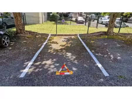 place de parking extérieure bordeaux caudéran. idéal investisseur ou résidents