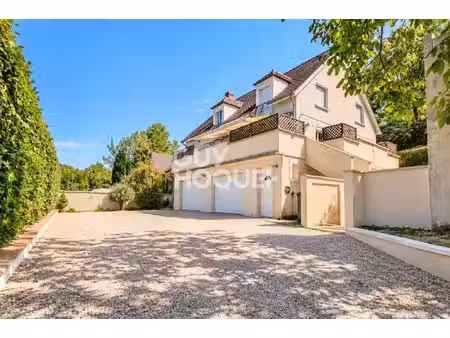 maison coup de coeur de 240 m² avec piscine  appartement indépendant et double box à mouy
