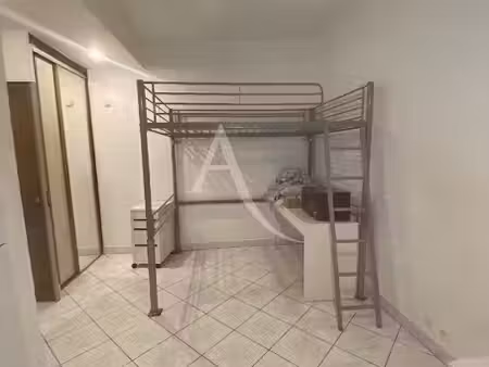 location meublée appartement 1 pièce 20 m² à saint-ouen (93400)  700 €