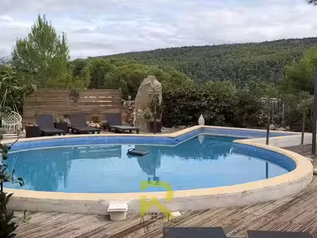 grande propriété avec piscine