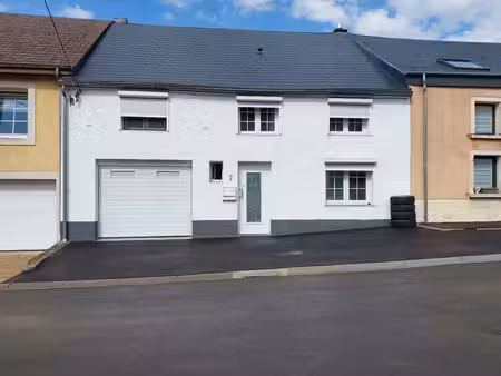 a vendre à sélange: maison à rénover offrant un beau potent