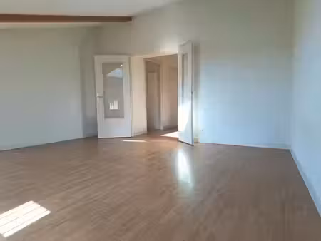 appartement de 64m2 à louer sur les martres-de-veyre